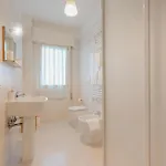 Poppy's Flat - 10 Min From & Train Station *