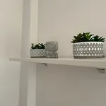Poppy's Flat - 10 Min From & Train Station Apartment Venice